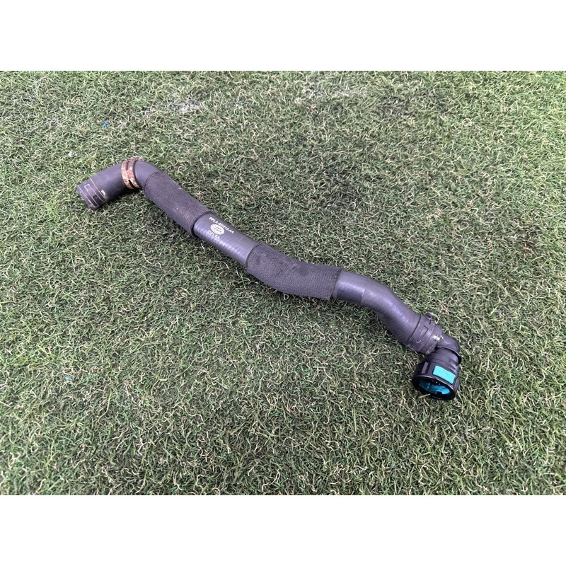 Патрубок (система охлаждения) LAND ROVER Range Rover L405 2016 5.0 LR062459