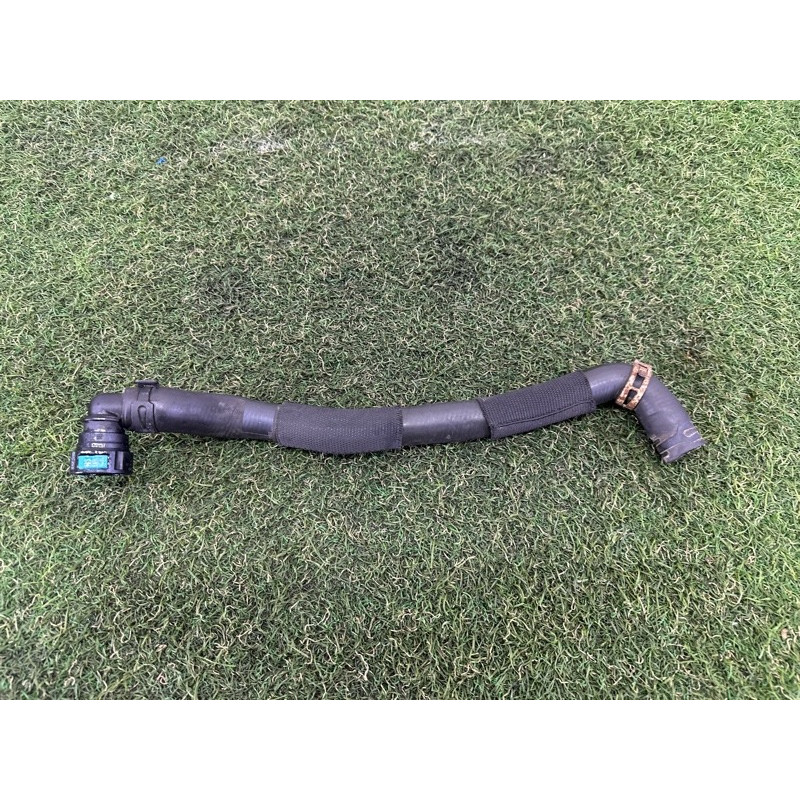 Патрубок (система охлаждения) LAND ROVER Range Rover L405 2016 5.0 LR062459