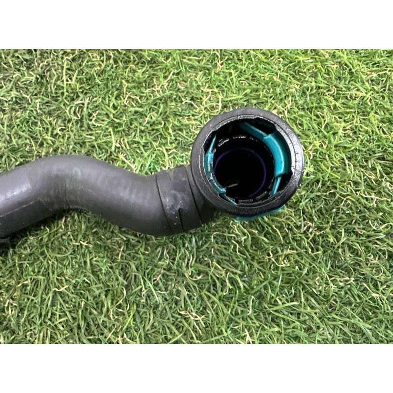 Патрубок (система охлаждения) LAND ROVER Range Rover L405 2016 5.0 LR062459