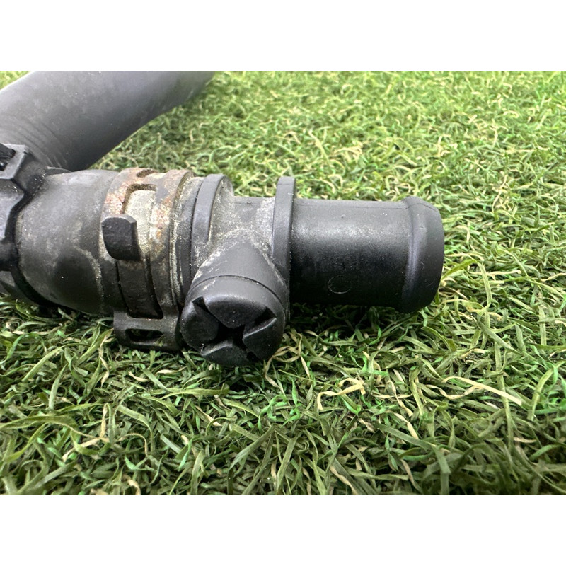 Патрубок (система охлаждения) LAND ROVER Range Rover L405 2016 5.0 LR062460