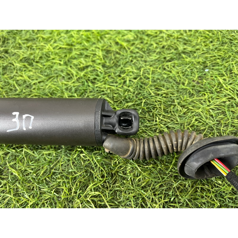 Амортизатор багажника (кузов и элементы) Mercedes-Benz EQB 350 X243 2022 A2478902600