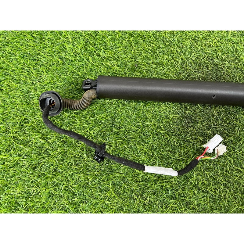 Амортизатор багажника (кузов и элементы) Mercedes-Benz EQB 350 X243 2022 A2478902500