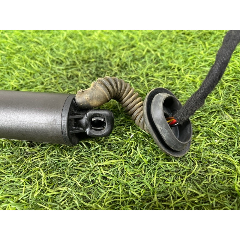 Амортизатор багажника (кузов и элементы) Mercedes-Benz EQB 350 X243 2022 A2478902500