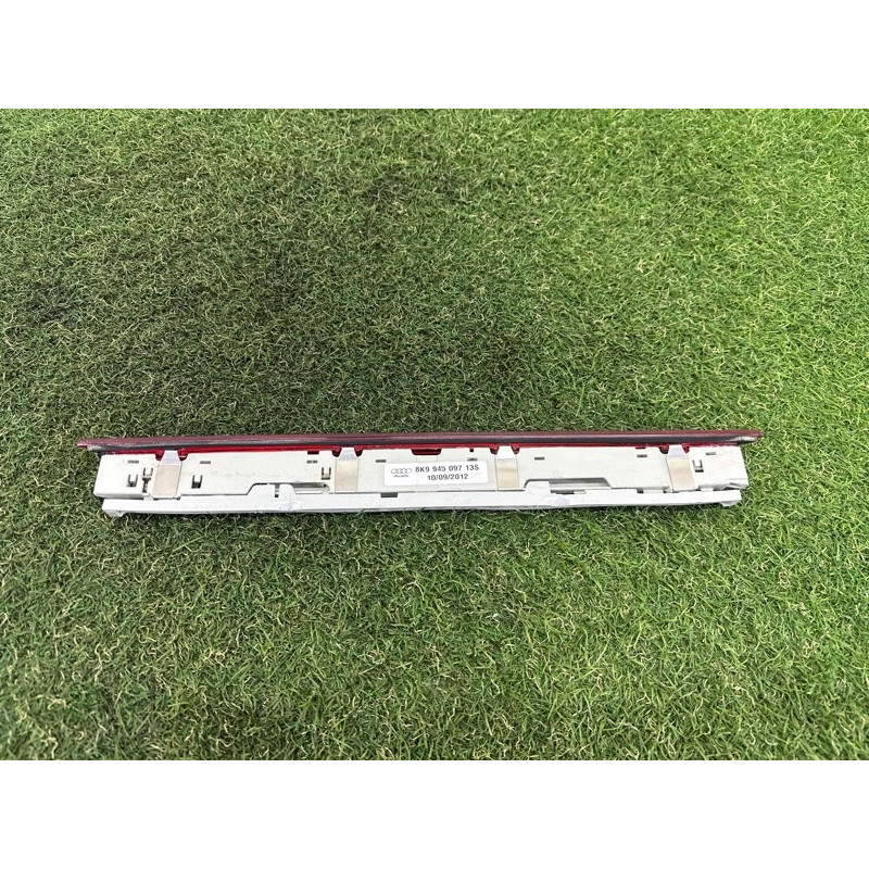 Повторитель стоп сигнала (оптика) AUDI A4 B8 2013 2.0 TFSI 8K9945097