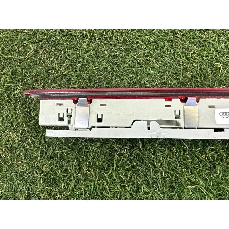 Повторитель стоп сигнала (оптика) AUDI A4 B8 2013 2.0 TFSI 8K9945097