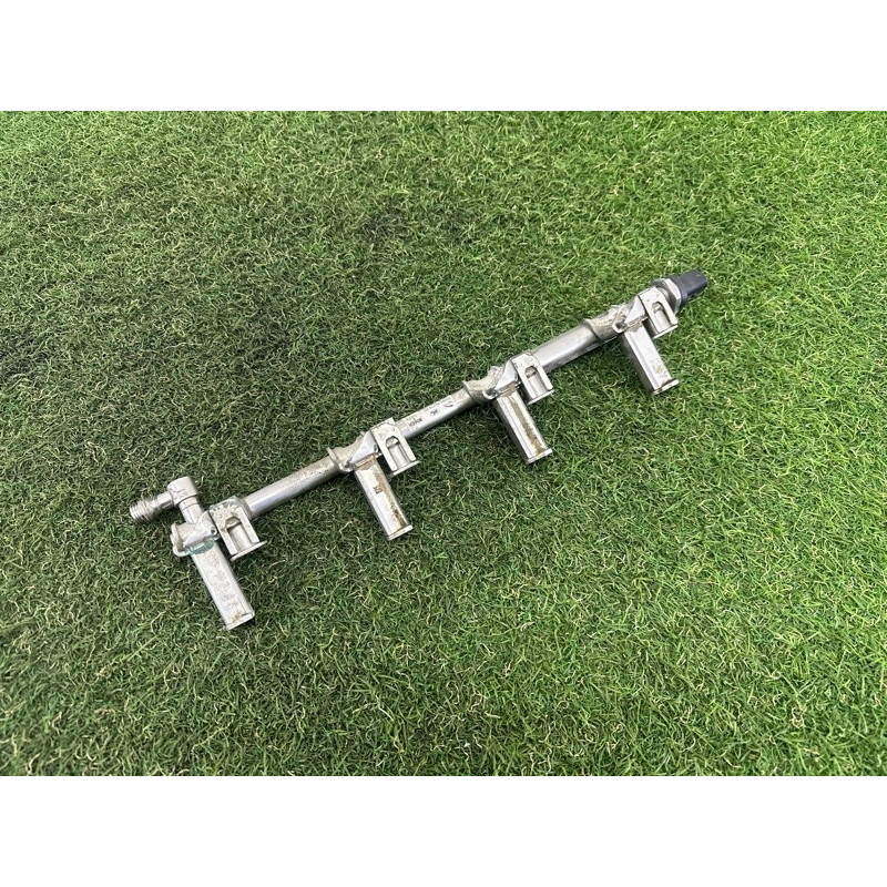 Топливная рампа (топливная система) LAND ROVER Range Rover L405 2016 5.0 LR035127