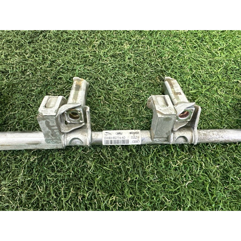 Топливная рампа (топливная система) LAND ROVER Range Rover L405 2016 5.0 LR035127