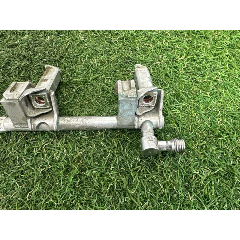 Топливная рампа (топливная система) LAND ROVER Range Rover L405 2016 5.0 LR035127