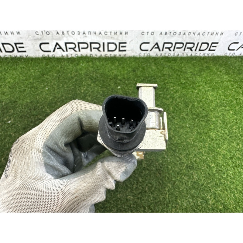 Топливная рампа (топливная система) LAND ROVER Range Rover L405 2016 5.0 LR035127