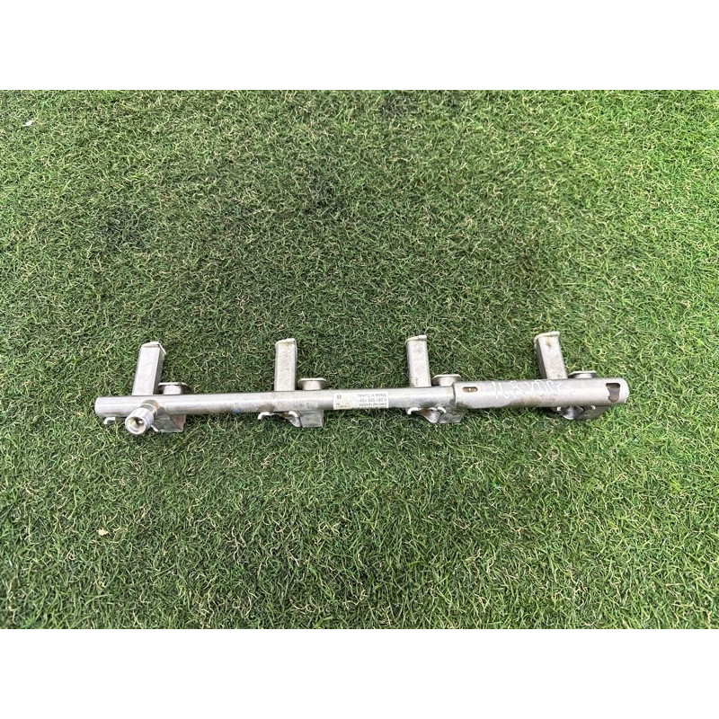 Паливна рампа (топливная система) LAND ROVER Range Rover L405 2016 5.0 LR035128