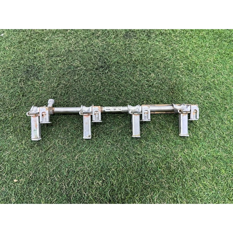 Паливна рампа (топливная система) LAND ROVER Range Rover L405 2016 5.0 LR035128