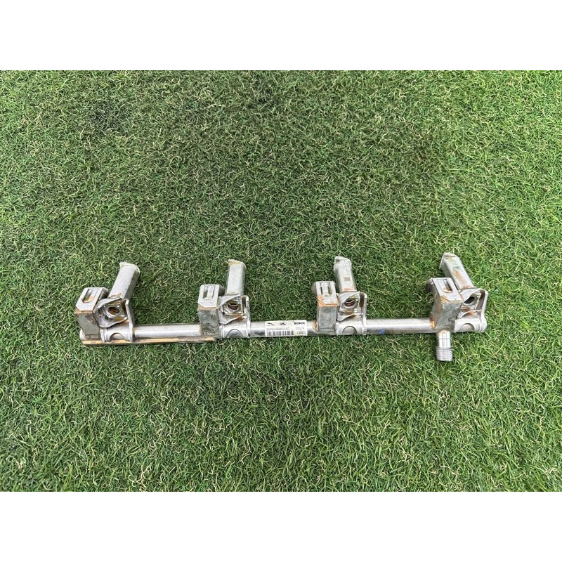 Паливна рампа (топливная система) LAND ROVER Range Rover L405 2016 5.0 LR035128