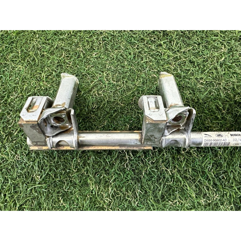 Паливна рампа (топливная система) LAND ROVER Range Rover L405 2016 5.0 LR035128