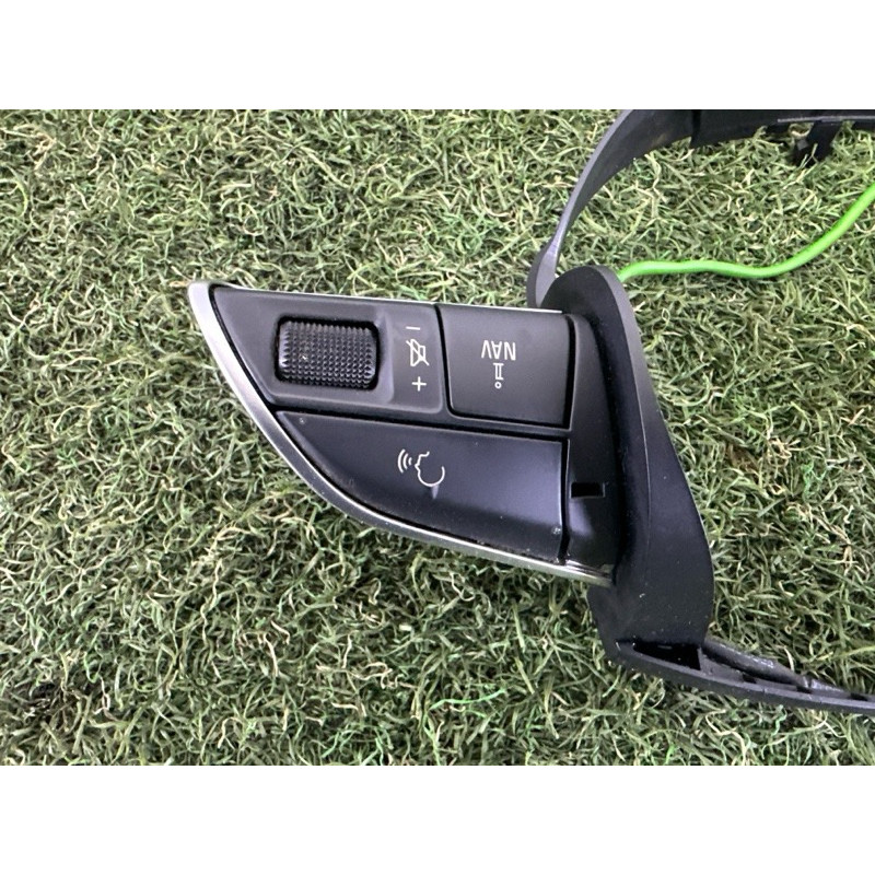 Кнопки руля (электрика / кнопки) AUDI A4 B8 2014 2.0 TFSI 4L0951523CXHA