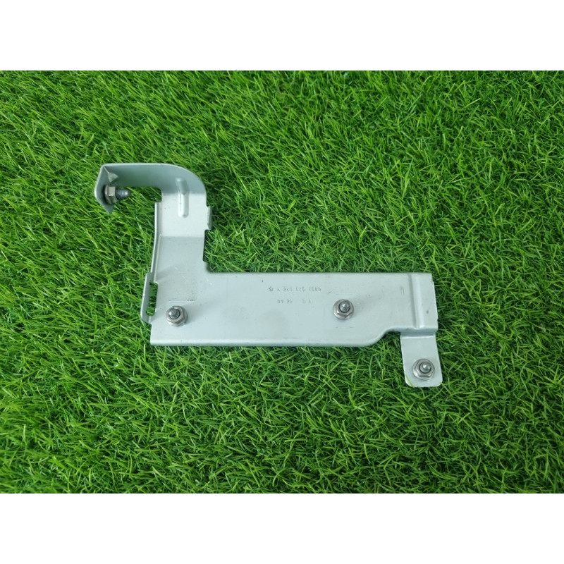 Кронштейн звукового сигнала (кузов и элементы) Mercedes-Benz EQB 350 X243 2022 A2435454500