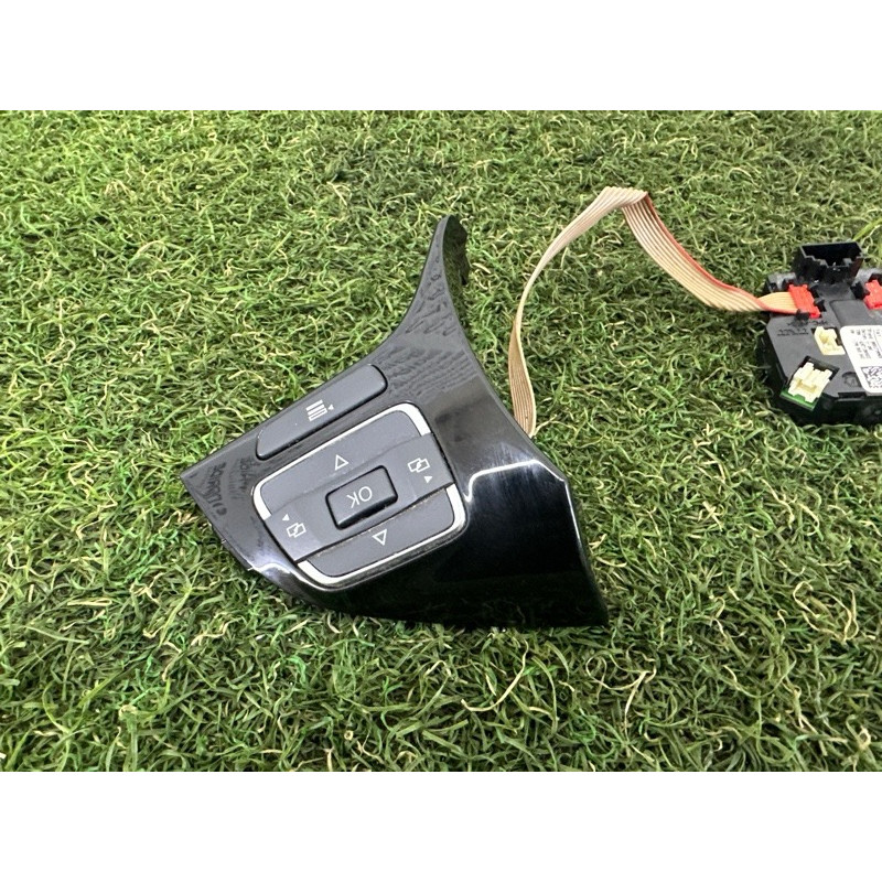 Кнопки руля (электрика / кнопки) Volkswagen Touareg NF 2011 3.6 7P6959537