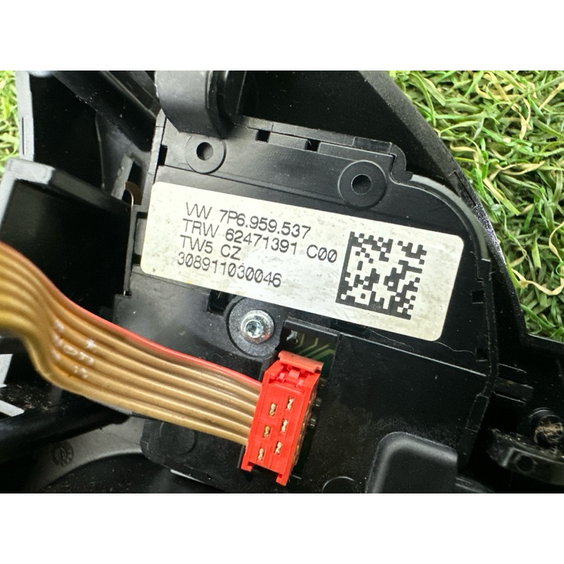 Кнопки руля (электрика / кнопки) Volkswagen Touareg NF 2011 3.6 7P6959537