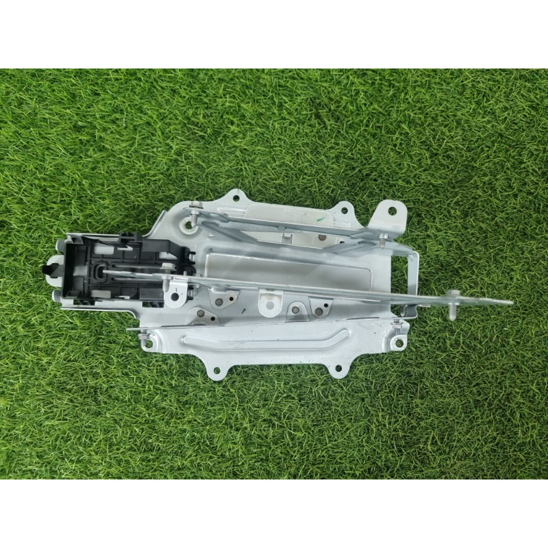 Кронштейн блока управления (кузов и элементы) Mercedes-Benz EQB 350 X243 2022 A2435450700