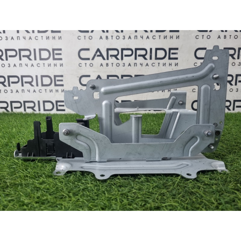 Кронштейн блока управления (кузов и элементы) Mercedes-Benz EQB 350 X243 2022 A2435450700