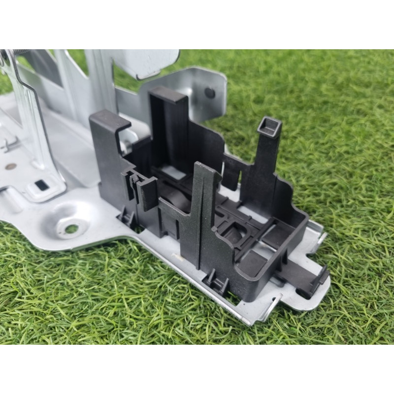 Кронштейн блока управления (кузов и элементы) Mercedes-Benz EQB 350 X243 2022 A2435450700