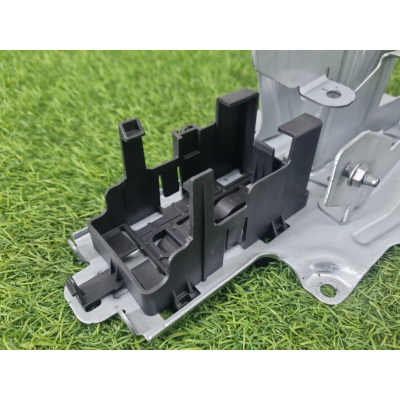 Кронштейн блока управления (кузов и элементы) Mercedes-Benz EQB 350 X243 2022 A2435450700