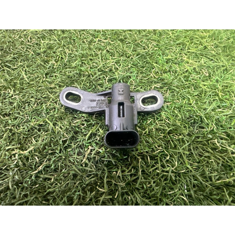 Датчик положения коленвала (электрика двигателя) LAND ROVER Range Rover Evoque L538 2016 2.0 LR038756