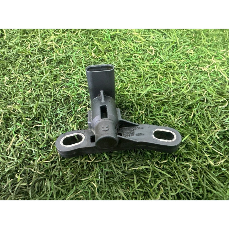 Датчик положения коленвала (электрика двигателя) LAND ROVER Range Rover Evoque L538 2016 2.0 LR038756