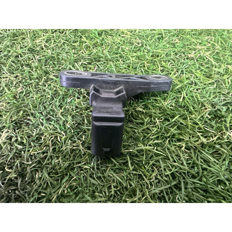 Датчик положения коленвала (электрика двигателя) LAND ROVER Range Rover Evoque L538 2016 2.0 LR038756