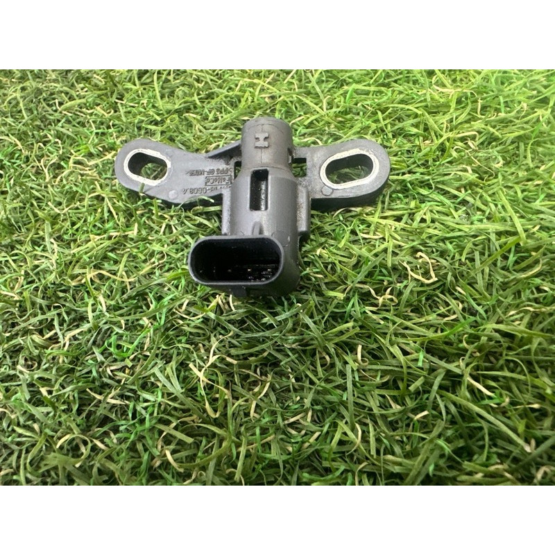 Датчик положения коленвала (электрика двигателя) LAND ROVER Range Rover Evoque L538 2016 2.0 LR038756