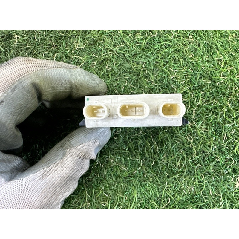 Датчик открытия багажника (электрика / датчики) LAND ROVER Range Rover Evoque L538 2016 2.0 LR072279