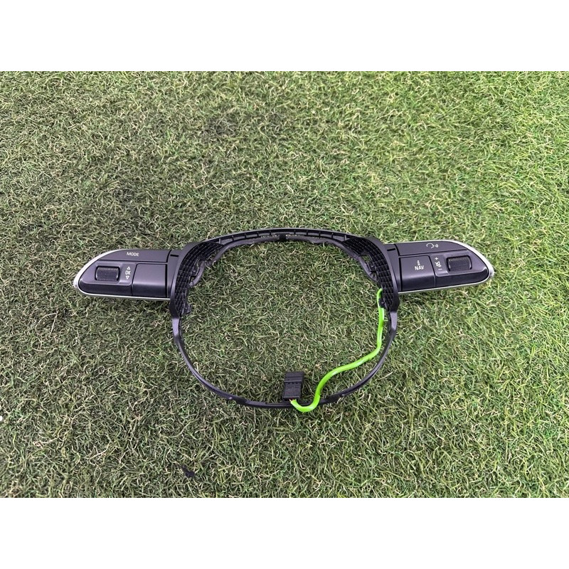 Кнопки руля (электрика / кнопки) AUDI A4 B8 2013 2.0 TFSI 4L0951523CXHA