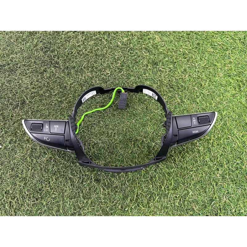 Кнопки руля (электрика / кнопки) AUDI A4 B8 2013 2.0 TFSI 4L0951523CXHA