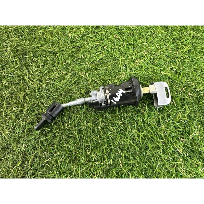 Личинка замка двери с ключом (кузов и элементы) AUDI A4 B9 2017 2.0 TFSI 107837167EN