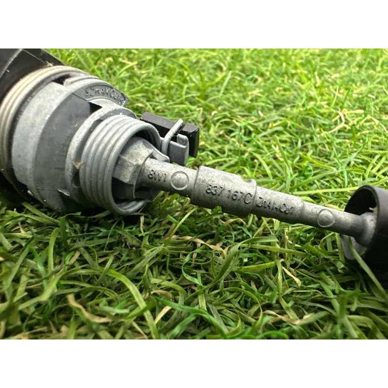 Личинка замка двери с ключом (кузов и элементы) AUDI A4 B9 2017 2.0 TFSI 107837167EN