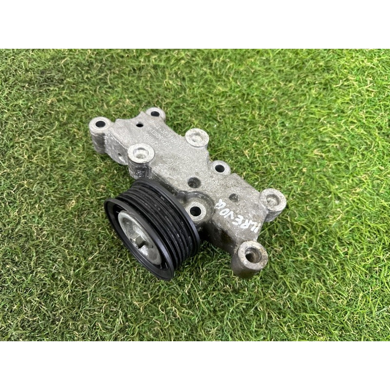 Кронштейн генератора (кронштейны двигателя) LAND ROVER Range Rover Evoque L538 2016 2.0 LR056659