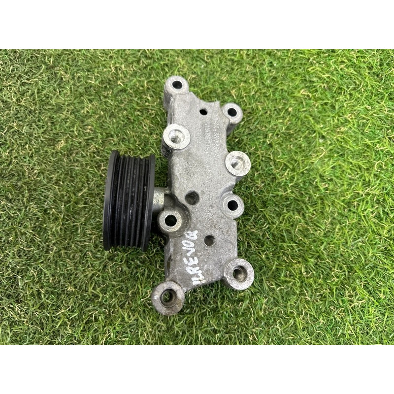 Кронштейн генератора (кронштейны двигателя) LAND ROVER Range Rover Evoque L538 2016 2.0 LR056659