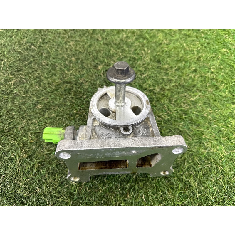 Кронштейн масляного фильтра (кронштейны двигателя) LAND ROVER Range Rover Evoque L538 2016 2.0 LR030369