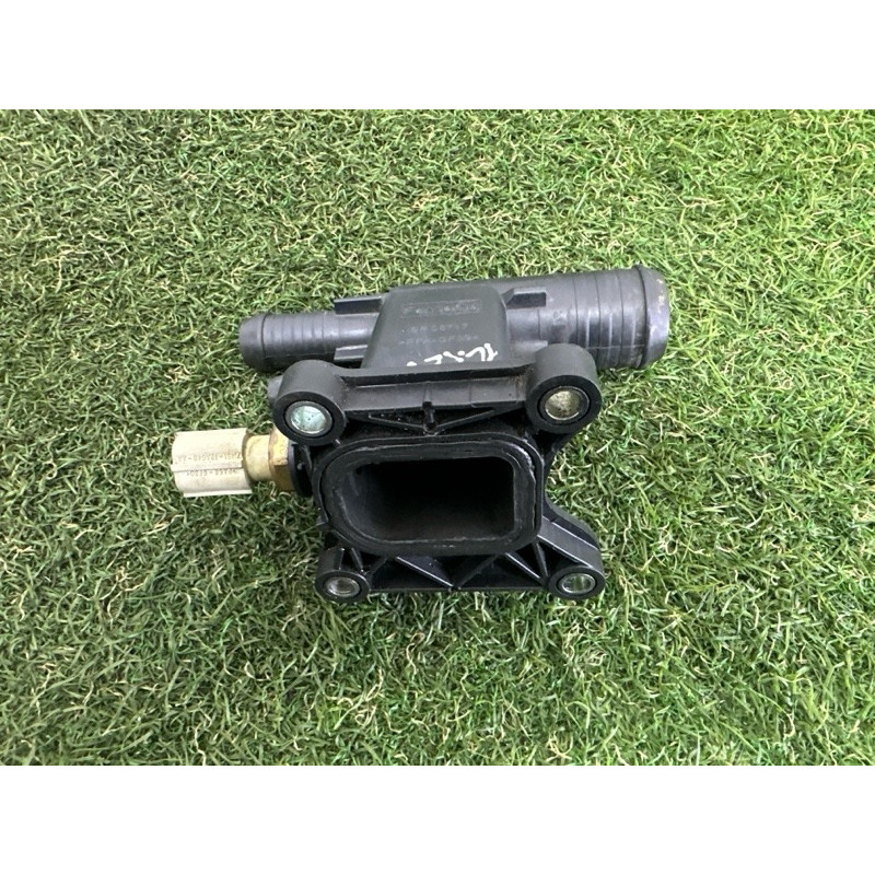 Фланець системи охолодження (система охлаждения) LAND ROVER Range Rover Evoque L538 2016 2.0 LR038758