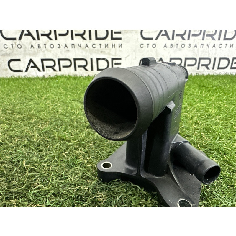 Фланець системи охолодження (система охлаждения) LAND ROVER Range Rover Evoque L538 2016 2.0 LR038758