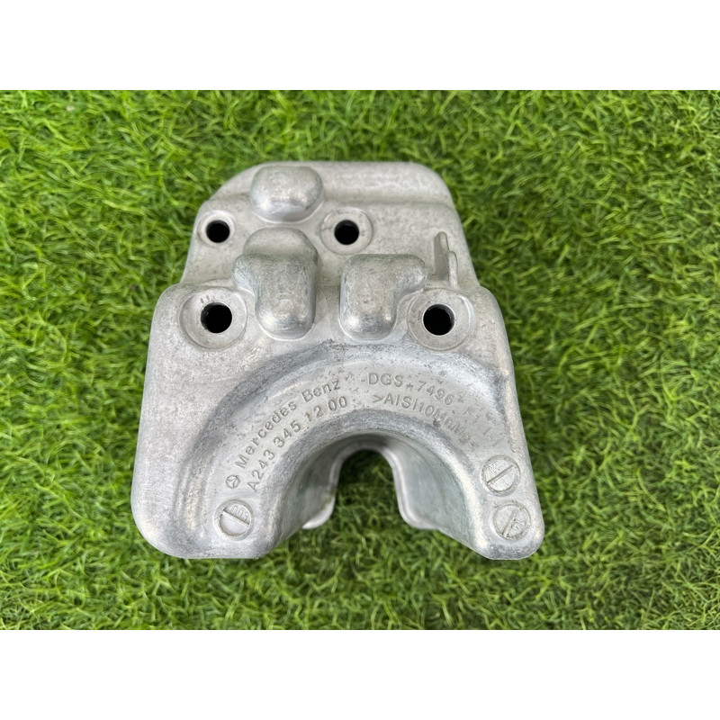 Кронштейн подрамника (подвеска) Mercedes-Benz EQB 350 X243 2022 A2433451200