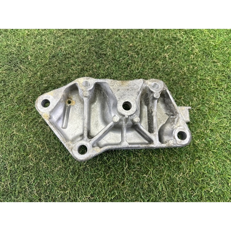 Кронштейн КПП (трансмиссия) LAND ROVER Range Rover Evoque L538 2016 2.0 LR047379