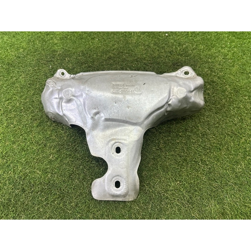 Защита коллектора (выпускная система) LAND ROVER Range Rover Evoque L538 2016 2.0 LR025679