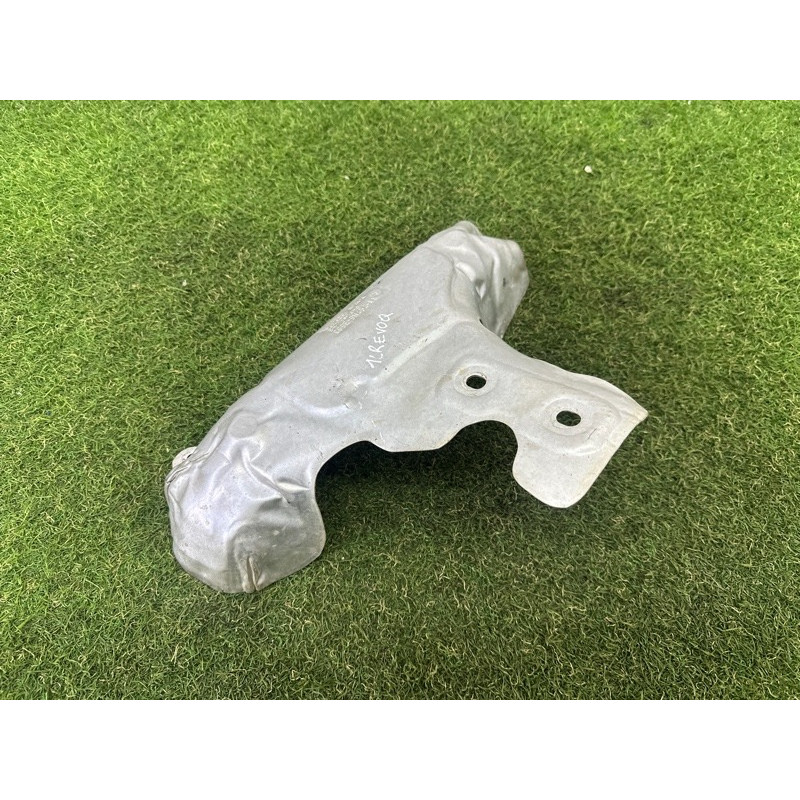 Защита коллектора (выпускная система) LAND ROVER Range Rover Evoque L538 2016 2.0 LR025679