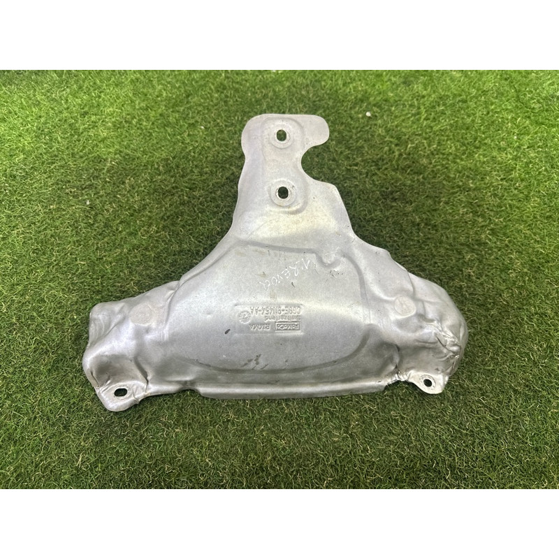 Защита коллектора (выпускная система) LAND ROVER Range Rover Evoque L538 2016 2.0 LR025679