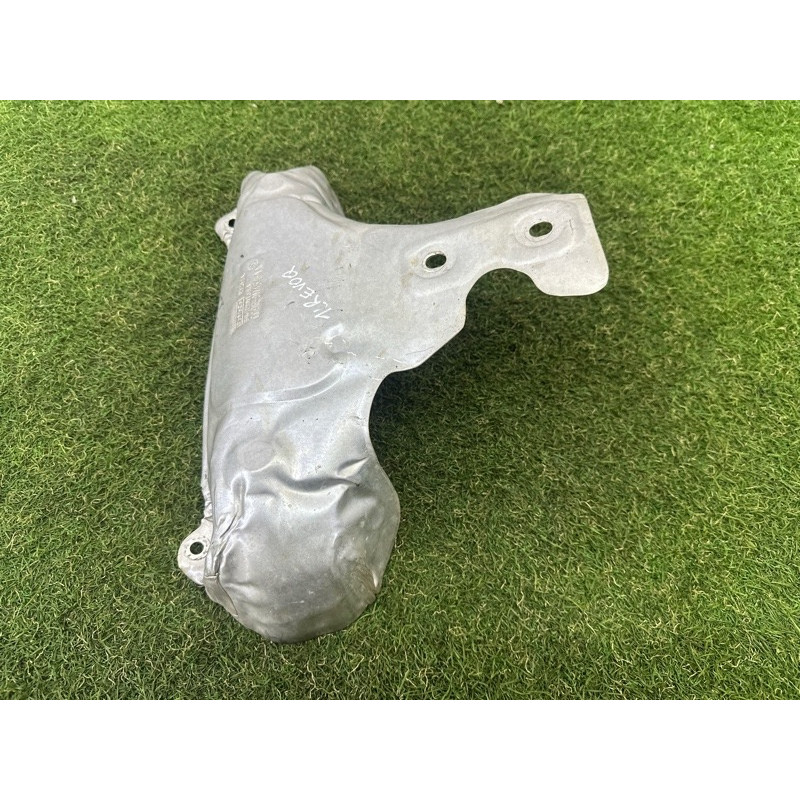 Защита коллектора (выпускная система) LAND ROVER Range Rover Evoque L538 2016 2.0 LR025679