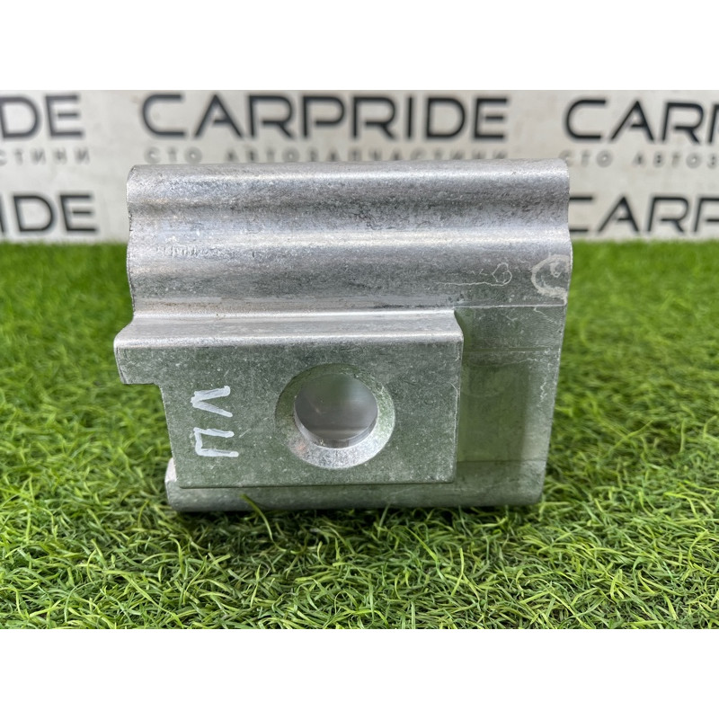 Кронштейн радиатора (кузов и элементы) Mercedes-Benz EQB 350 X243 2022 A2476280800