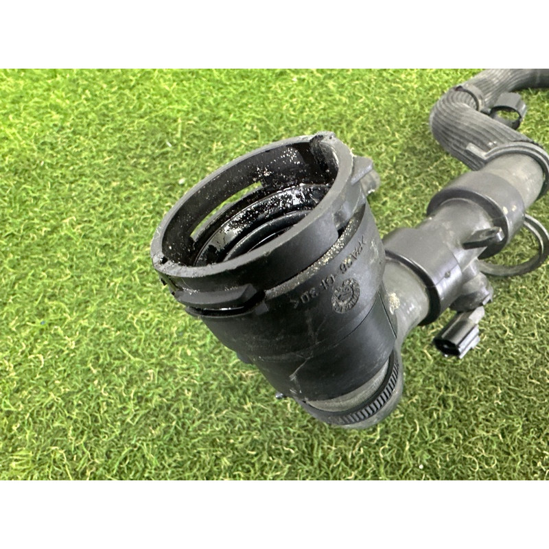 Патрубок (система охлаждения) LAND ROVER Range Rover Evoque L538 2016 2.0 LR049638