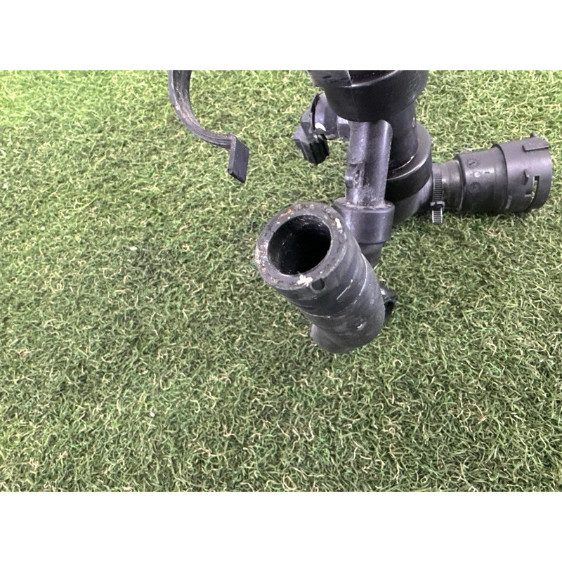 Патрубок (система охлаждения) LAND ROVER Range Rover Evoque L538 2016 2.0 LR049638