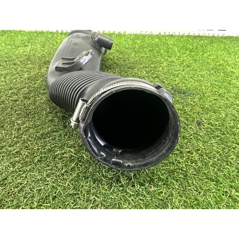 Патрубок воздушного фильтра (впускная система) LAND ROVER Range Rover Evoque L538 2016 2.0 LR024307