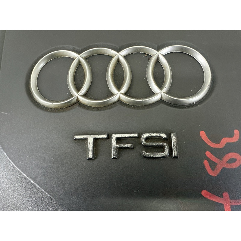 Декоративная крышка двигателя (двигатель и элементы) AUDI A4 B8 2010 2.0 CAEB 06J103925AG